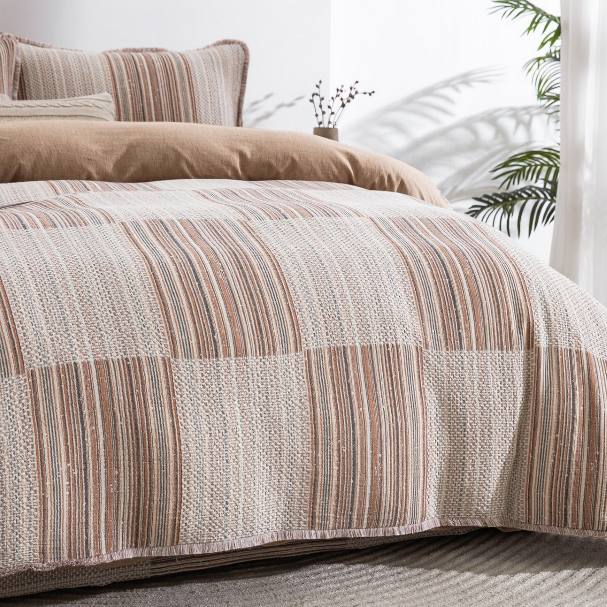 91家纺网 家纺一手货源 找家纺 仰望棉麻双层纱供应链 2026新款棉麻流苏款四件套 格序-咖色