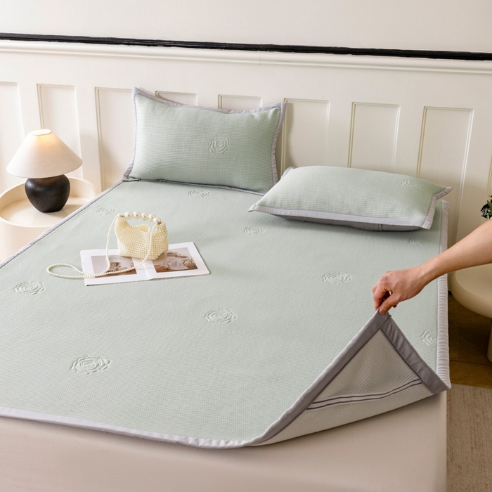 91家纺网 家纺一手货源 找家纺 野合家纺 2026新款豆豆凉席PE提花豆豆席席子凉席奶牛系列床单款 玫瑰-绿