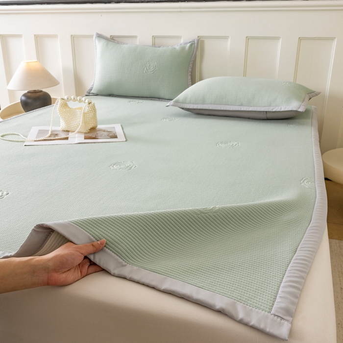 91家纺网 家纺一手货源 找家纺 野合家纺 2026新款豆豆凉席PE提花豆豆席席子凉席奶牛系列床单款 玫瑰-绿