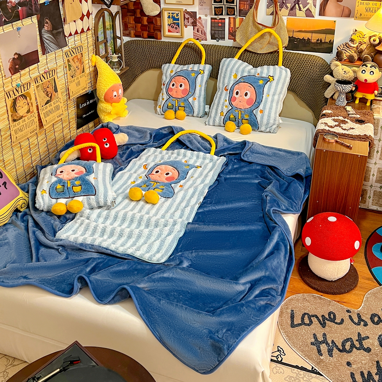 91家纺网 家纺一手货源 找家纺 古本家居 2026春夏新款多巴胺网红风星星抱枕毯 星星抱枕毯蓝小宝