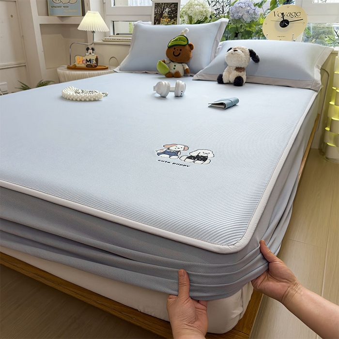 91家纺网 家纺一手货源 找家纺 几禾 2026春夏新款斜纹刺绣软席凉席席子空调软席 可爱小狗 床笠款