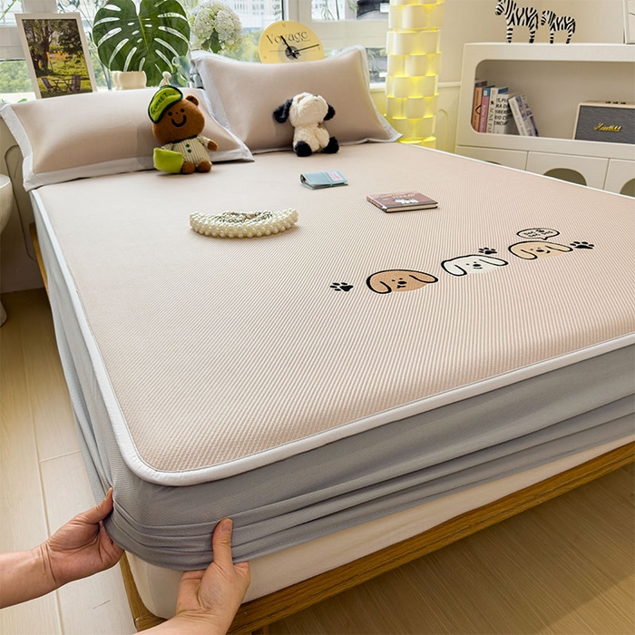 91家纺网 家纺一手货源 找家纺 几禾 2026春夏新款斜纹刺绣软席凉席席子空调软席 汪汪线条狗 床笠款