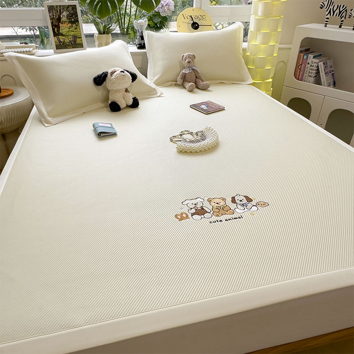 91家纺网 家纺一手货源 找家纺 几禾 2026春夏新款斜纹刺绣软席凉席席子空调软席 小友聚会 床席款