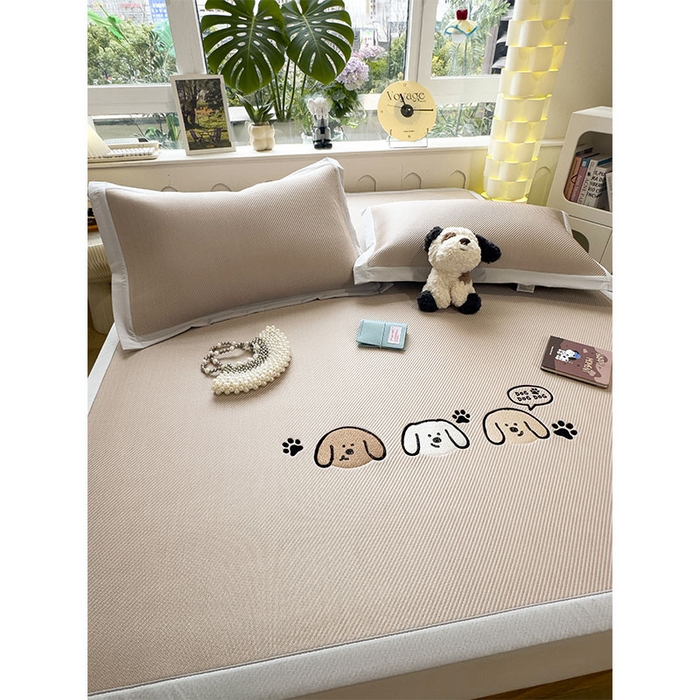 91家纺网 家纺一手货源 找家纺 几禾 2026春夏新款斜纹刺绣软席凉席席子空调软席 汪汪线条狗 床席款