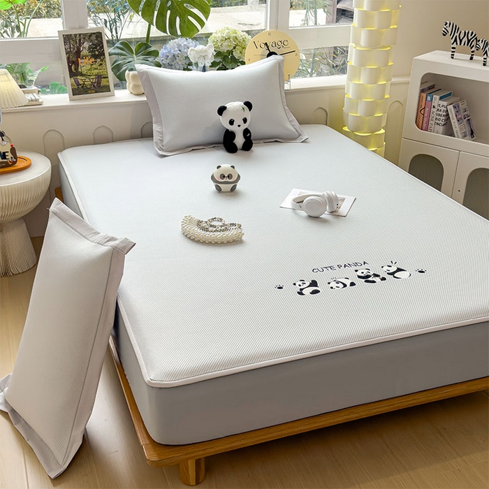 91家纺网 家纺一手货源 找家纺 几禾 2026春夏新款斜纹刺绣软席凉席席子空调软席 熊猫团子 床笠款