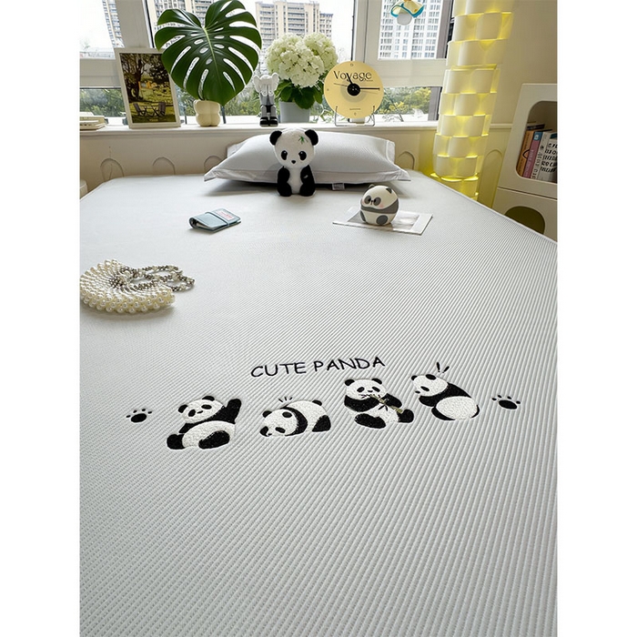 91家纺网 家纺一手货源 找家纺 几禾 2026春夏新款斜纹刺绣软席凉席席子空调软席 熊猫团子 床席款