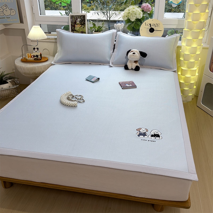 91家纺网 家纺一手货源 找家纺 几禾 2026春夏新款斜纹刺绣软席凉席席子空调软席 可爱小狗 床席款