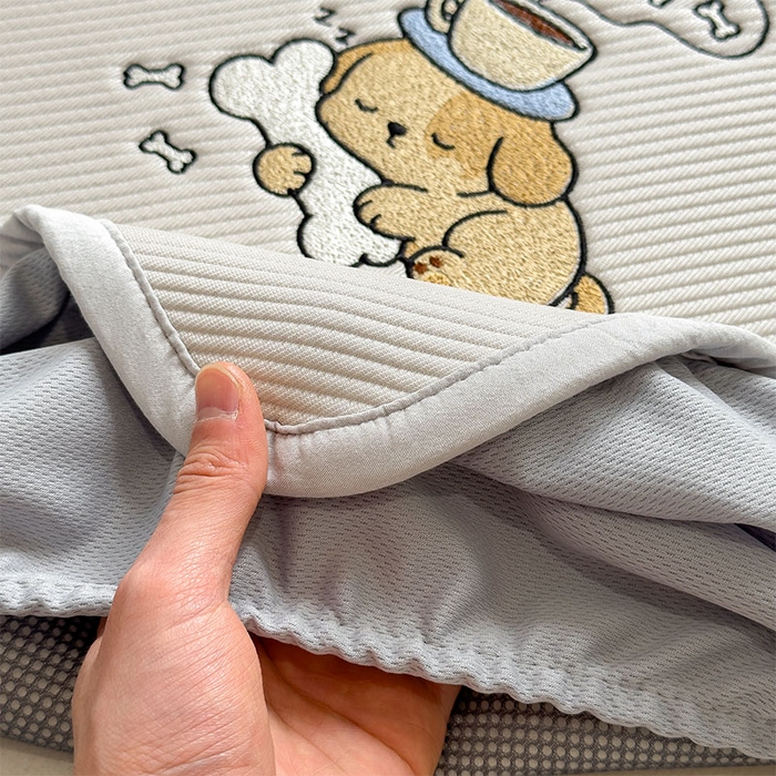 91家纺网 家纺一手货源 找家纺 几禾 2026春夏新款斜纹刺绣软席凉席席子空调软席 贪吃小狗 床笠款