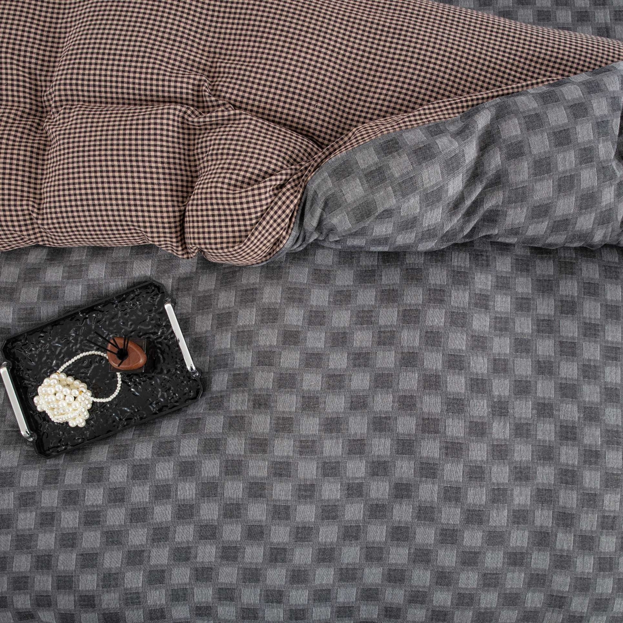 91家纺网 家纺一手货源 找家纺 仰望棉麻双层纱供应链 2026新款朦胧格全棉色织提花双层纱纽扣款 朦胧格-浅灰