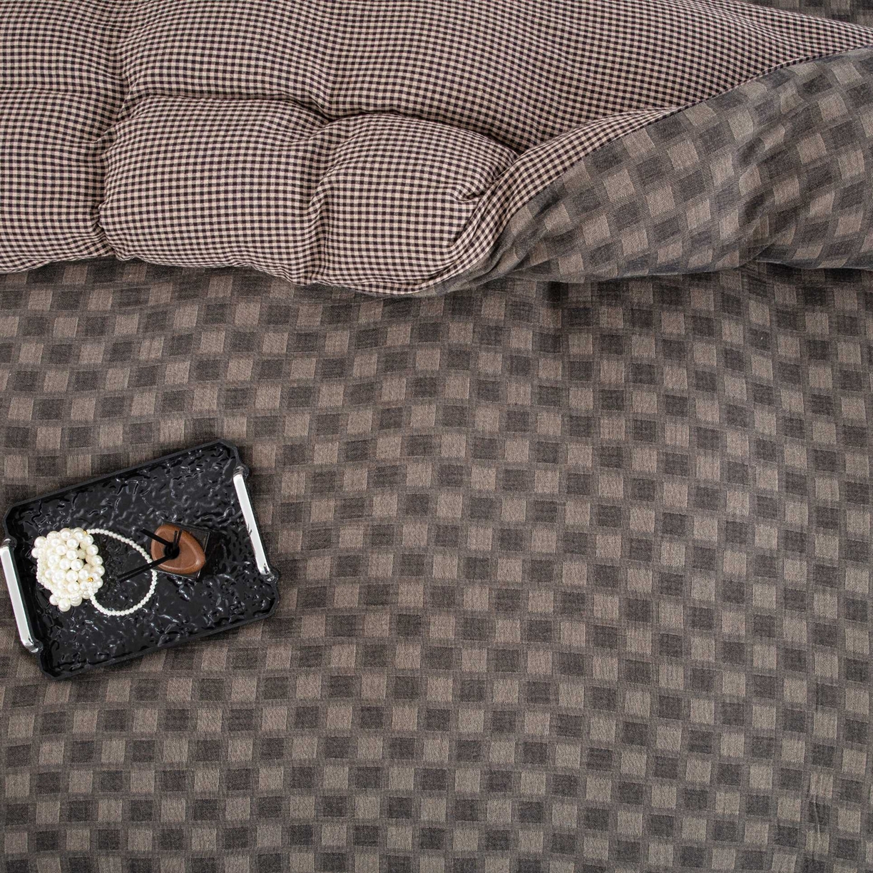 91家纺网 家纺一手货源 找家纺 仰望棉麻双层纱供应链 2026新款朦胧格全棉色织提花双层纱纽扣款 朦胧格-深灰