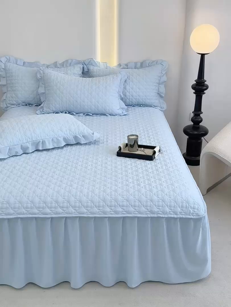 91家纺网 家纺一手货源 找家纺 野合家纺 2026新款A类水洗棉纯色夹棉床裙单床裙床裙单件 天蓝