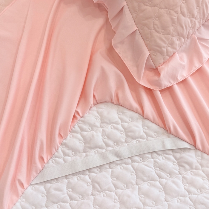 91家纺网 家纺一手货源 找家纺 野合家纺 2026新款A类水洗棉纯色夹棉床裙单床裙床裙单件 玉色