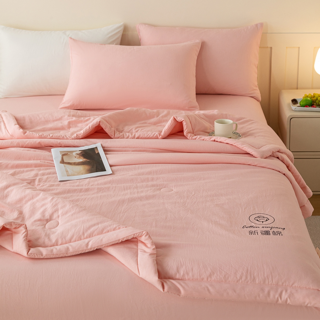 91家纺网 家纺一手货源 找家纺 安琪家纺 2026春夏新款A类新疆棉花纯色撞色双拼夏被夏凉被空调被 纯色-粉色