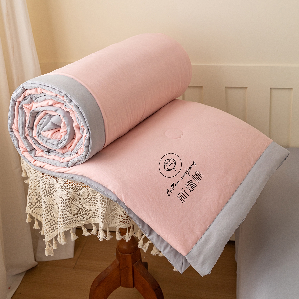 91家纺网 家纺一手货源 找家纺 安琪家纺 2026春夏新款A类新疆棉花纯色撞色双拼夏被夏凉被空调被 双拼-粉灰