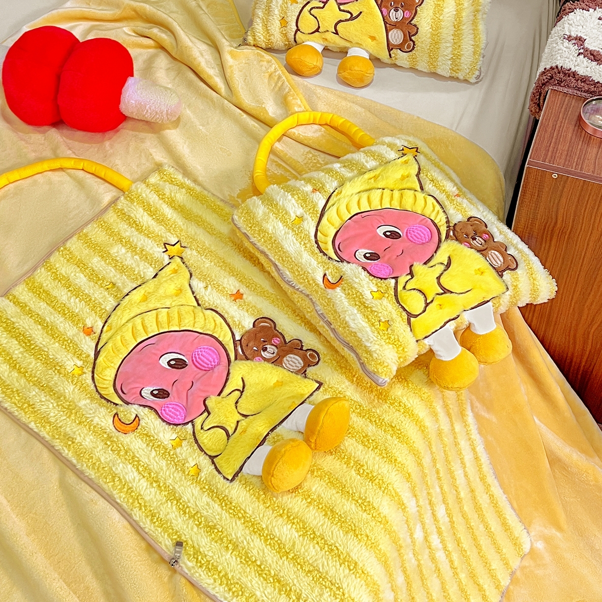 91家纺网 家纺一手货源 找家纺 （总）古本家居 2026春夏新款多巴胺网红风星星抱枕毯