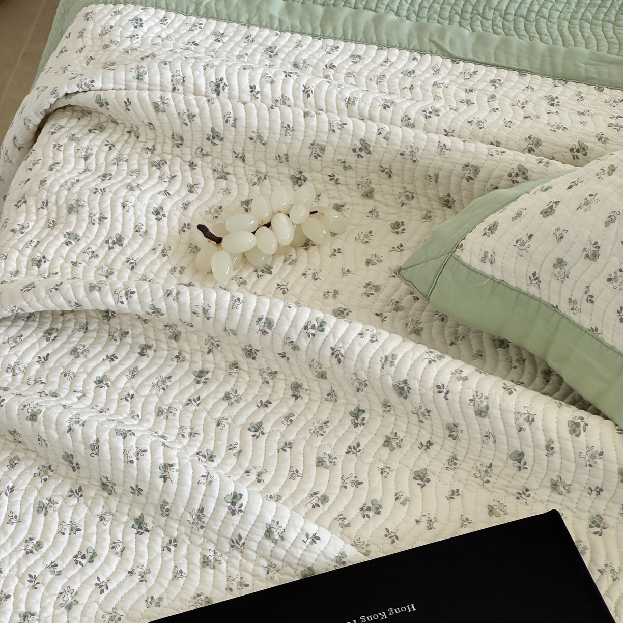 91家纺网 家纺一手货源 找家纺 床盖工厂店 2026新款莫代尔天丝床盖波浪纹绗缝床盖三件套 牧人-绿