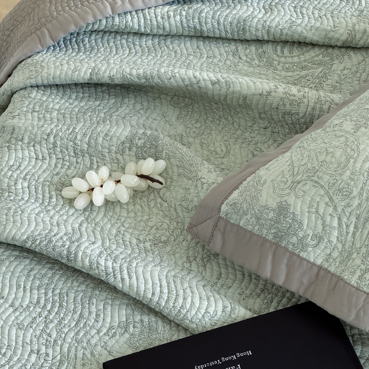 91家纺网 家纺一手货源 找家纺 床盖工厂店 2026新款莫代尔天丝床盖波浪纹绗缝床盖三件套 香岛巴黎-绿