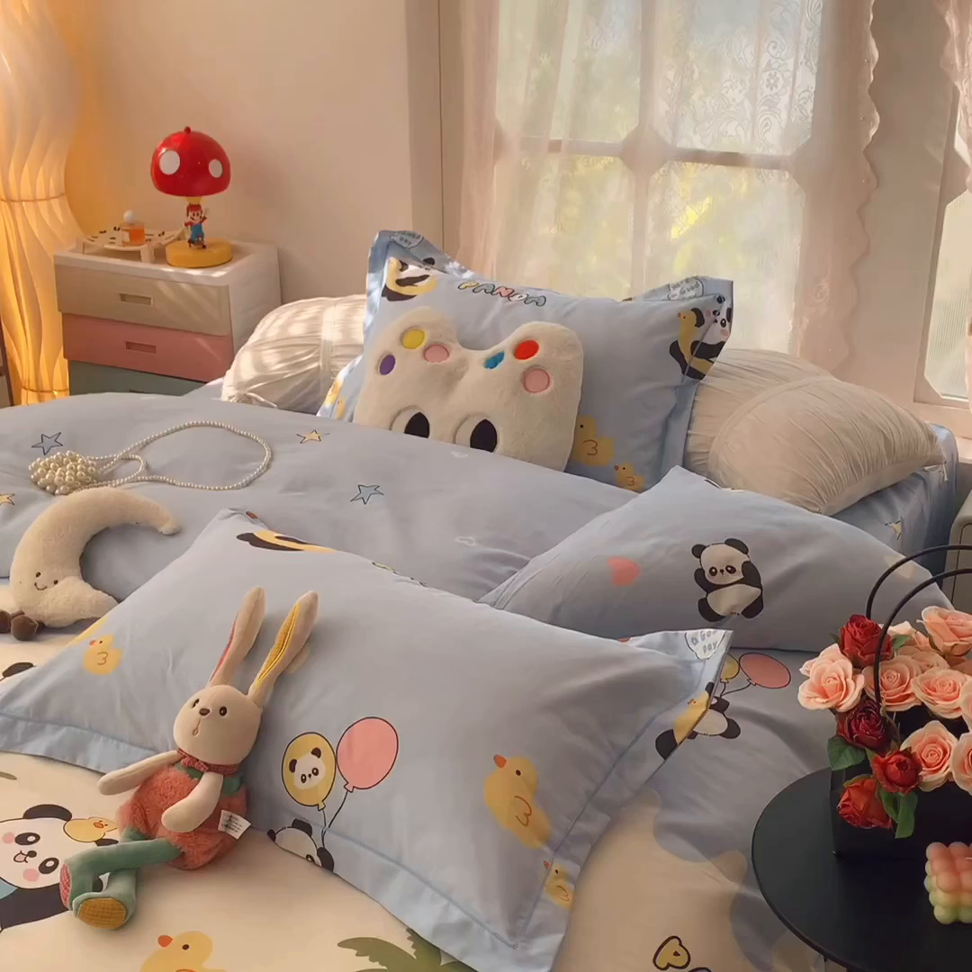 91家纺网 家纺一手货源 找家纺 奈萝家纺 2025新款全棉纯棉小清新印花四件套-第一波 快乐熊猫蓝