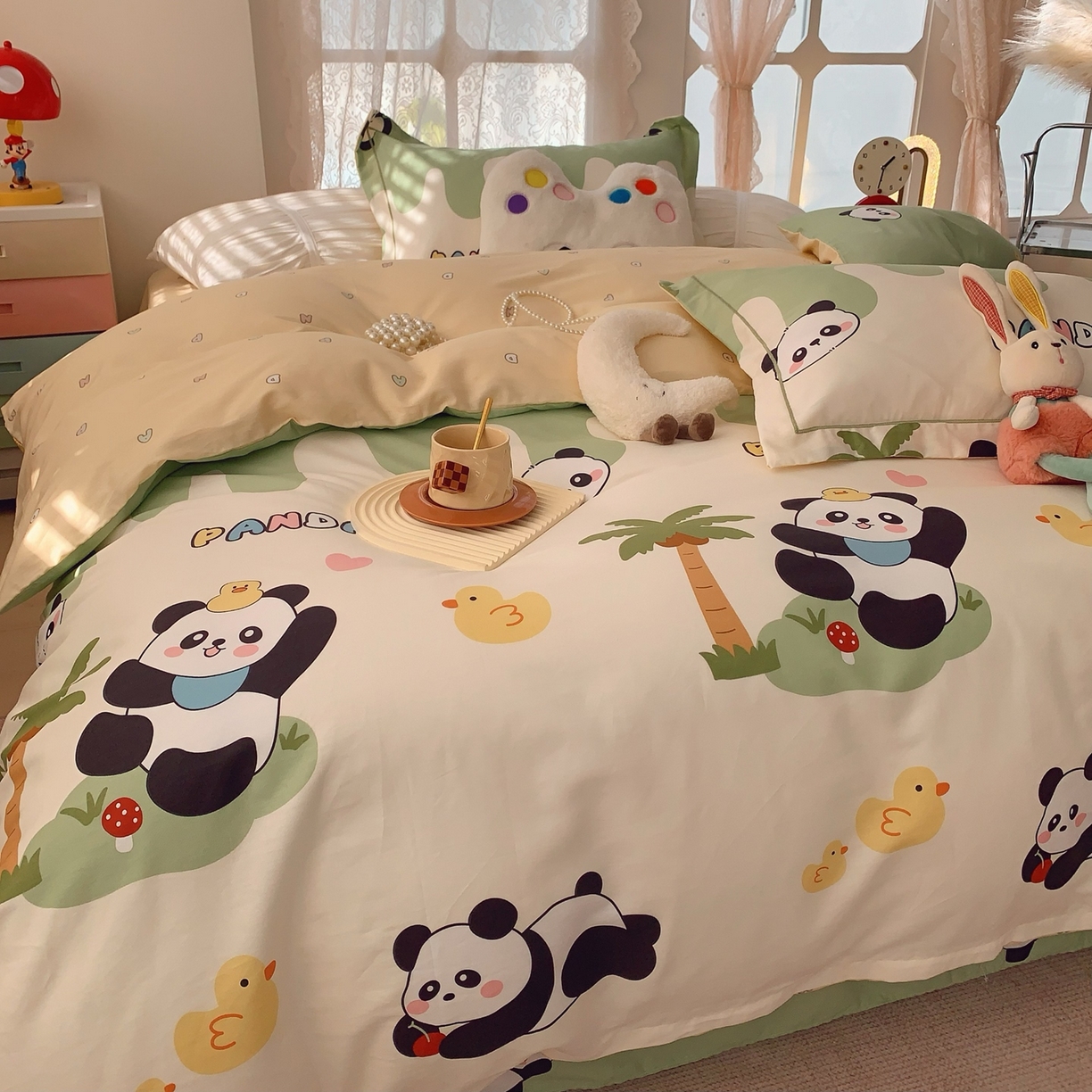 91家纺网 家纺一手货源 找家纺 奈萝家纺 2025新款全棉纯棉小清新印花四件套-第一波 快乐熊猫绿