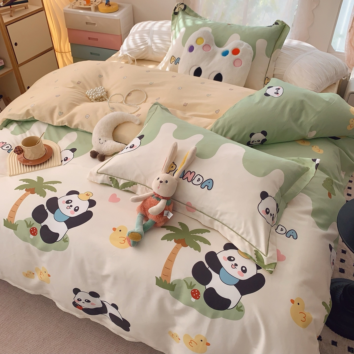 91家纺网 家纺一手货源 找家纺 奈萝家纺 2025新款全棉纯棉小清新印花四件套-第一波 快乐熊猫绿