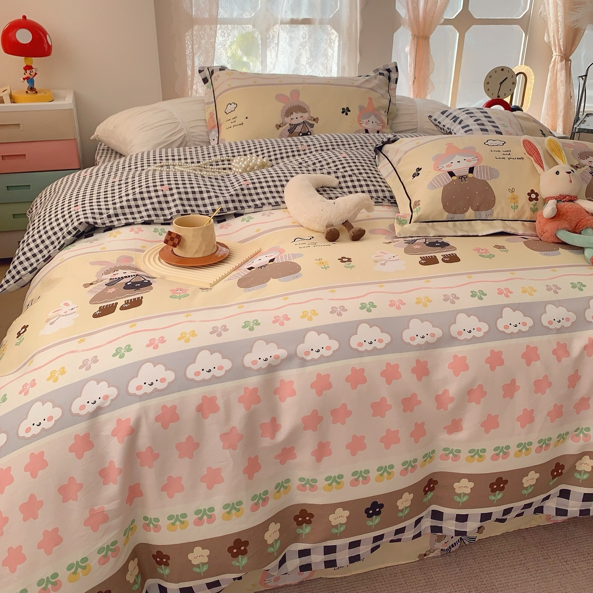 91家纺网 家纺一手货源 找家纺 奈萝家纺 2025新款全棉纯棉小清新印花四件套-第一波 猫女郎