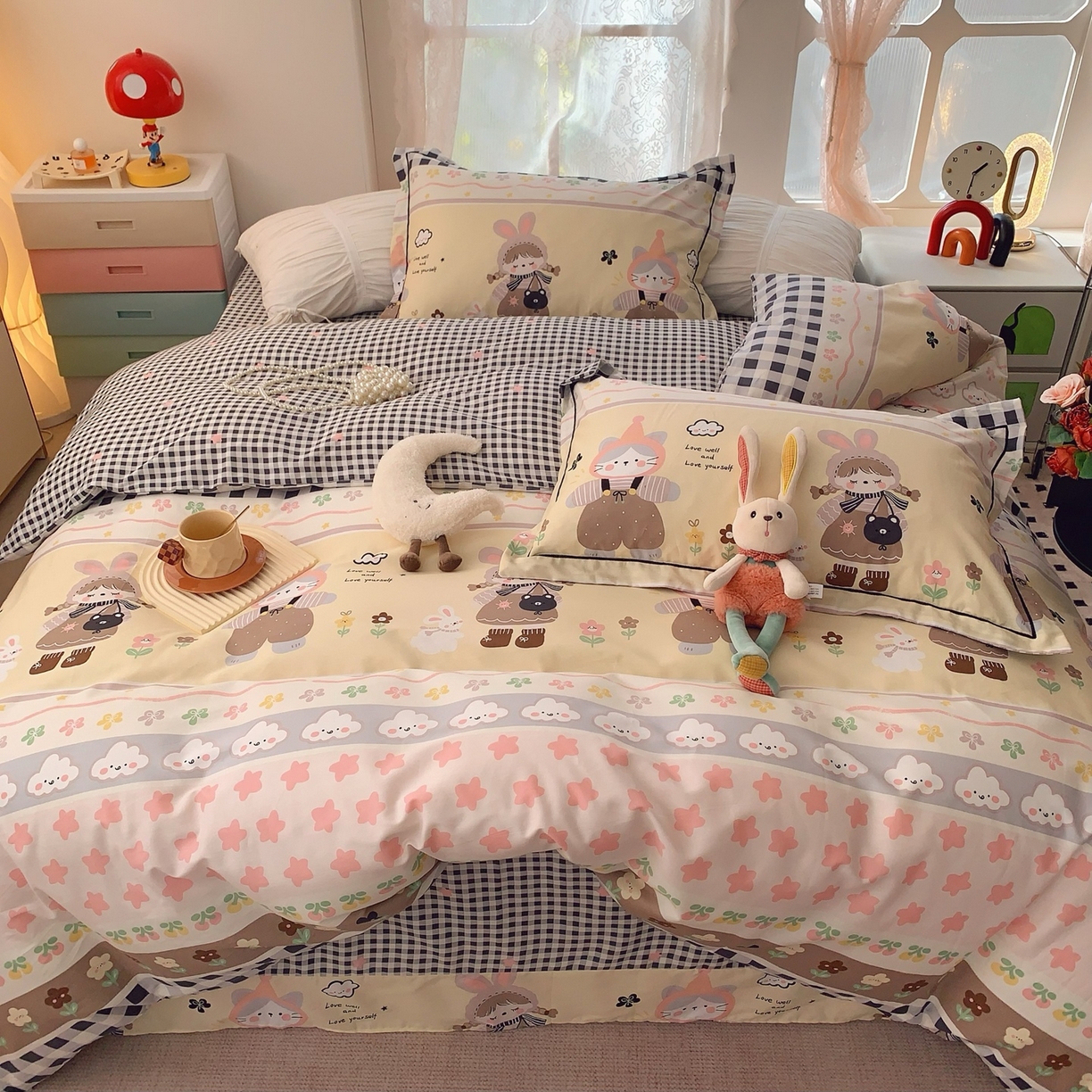 91家纺网 家纺一手货源 找家纺 奈萝家纺 2025新款全棉纯棉小清新印花四件套-第一波 猫女郎