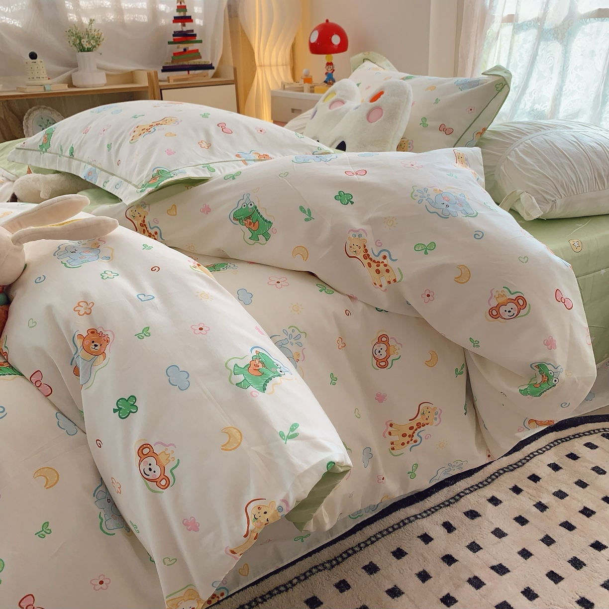 91家纺网 家纺一手货源 找家纺 奈萝家纺 2025新款全棉纯棉小清新印花四件套-第一波 森林奇遇记