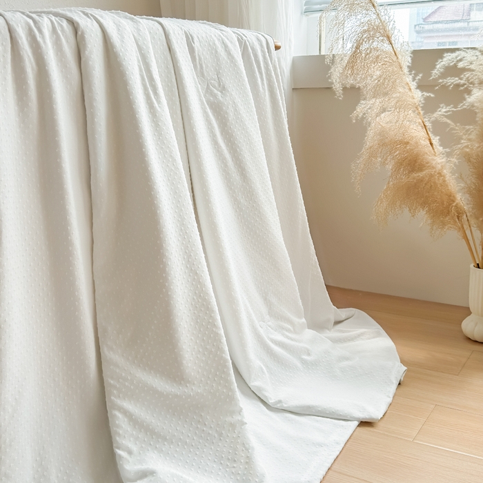 91家纺网 家纺一手货源 找家纺 六合家纺 2026新款A类贡缎提花星空点夏被 星空点-白