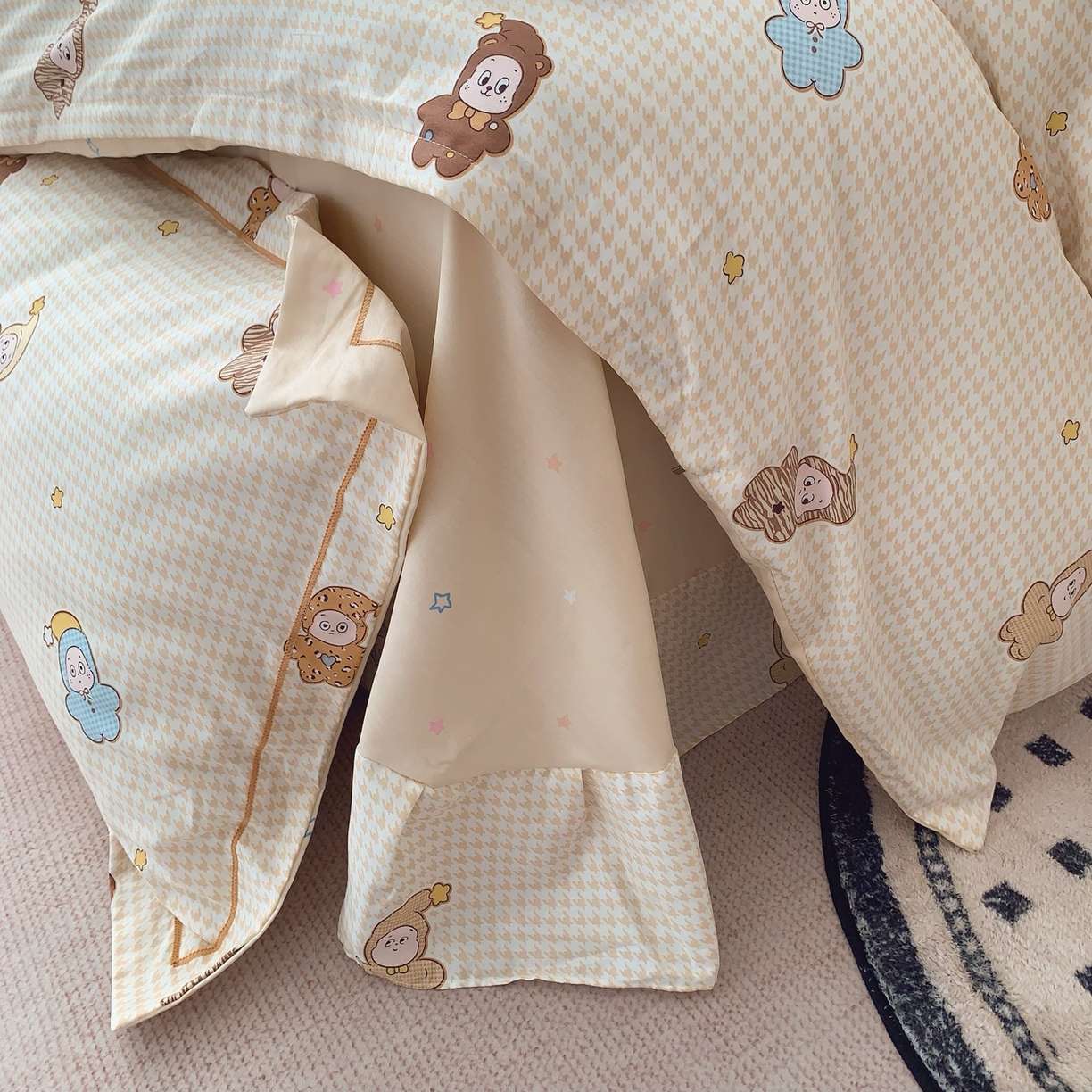 91家纺网 家纺一手货源 找家纺 奈萝家纺 2025新款全棉纯棉小清新印花四件套-第一波 小魔仙黄