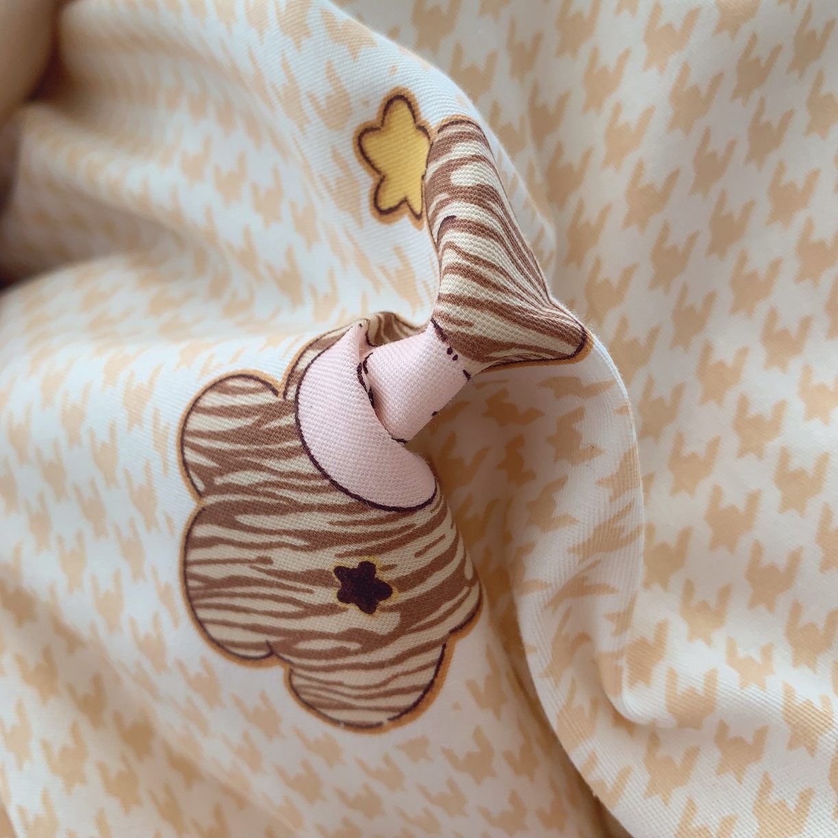 91家纺网 家纺一手货源 找家纺 奈萝家纺 2025新款全棉纯棉小清新印花四件套-第一波 小魔仙黄