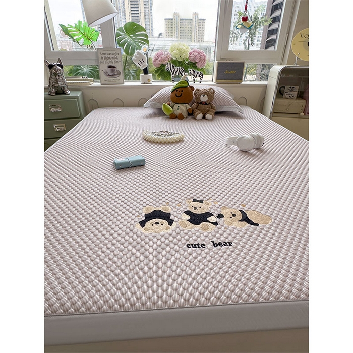 91家纺网 家纺一手货源 找家纺 莱家富  2026新款A类卡通3D冰豆豆凉席三件套凉感值过0.21夏天刺绣冰丝席可机洗儿童空调软席子-豆豆小熊 冰晶紫-凉席款