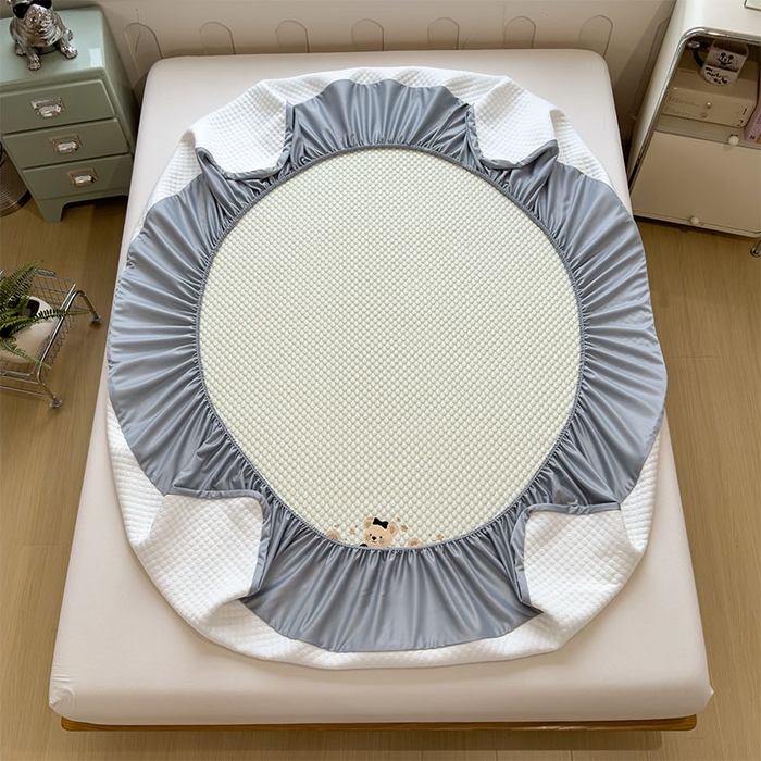 91家纺网 家纺一手货源 找家纺 莱家富  2026新款A类卡通3D冰豆豆凉席三件套凉感值过0.21夏天刺绣冰丝席可机洗儿童空调软席子-豆豆小熊 凉茶绿-床笠款