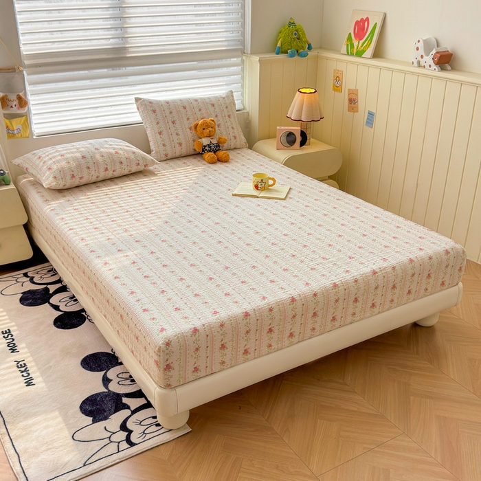 91家纺网 家纺一手货源 找家纺 梵朴 2026新款A类泡芙棉云感木棉邹邹纱双层纱床笠三件套 春日花语