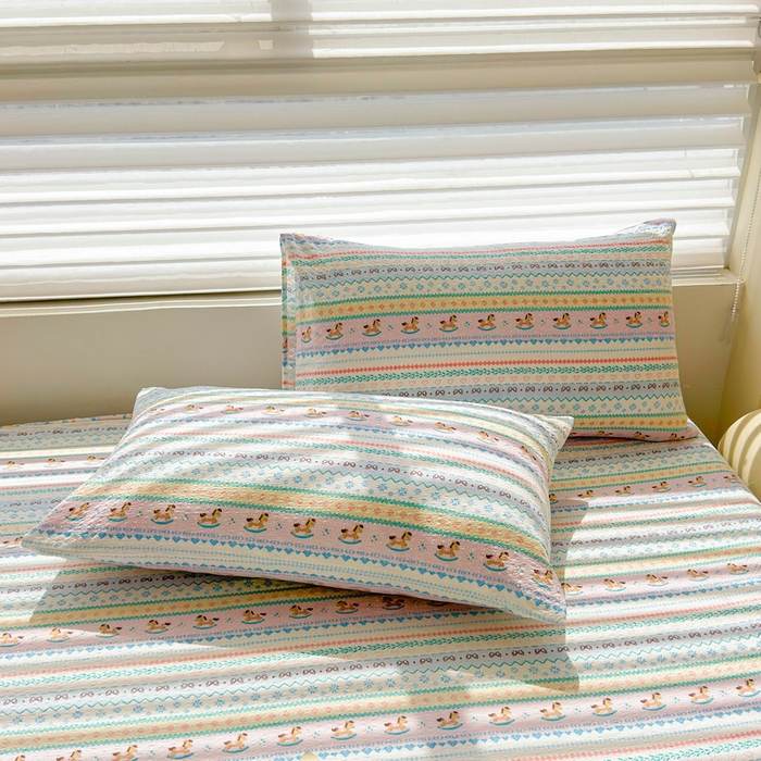 91家纺网 家纺一手货源 找家纺 梵朴 2026新款A类泡芙棉云感木棉邹邹纱双层纱床笠三件套 费尔岛木马