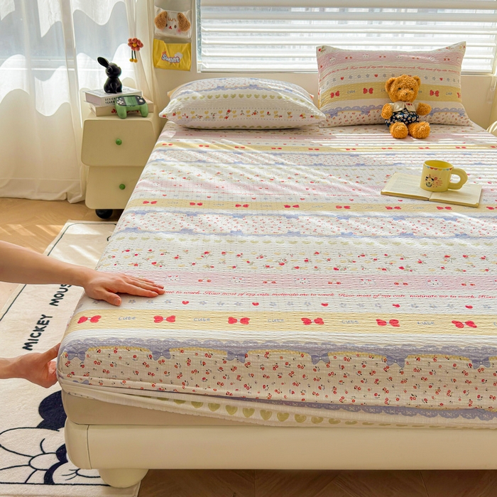 91家纺网 家纺一手货源 找家纺 梵朴 2026新款A类泡芙棉云感木棉邹邹纱双层纱床笠三件套 蝴蝶结小兔