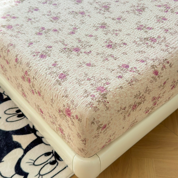 91家纺网 家纺一手货源 找家纺 梵朴 2026新款A类泡芙棉云感木棉邹邹纱双层纱床笠三件套 花季紫