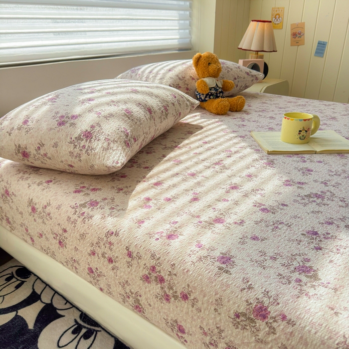 91家纺网 家纺一手货源 找家纺 梵朴 2026新款A类泡芙棉云感木棉邹邹纱双层纱床笠三件套 花季紫