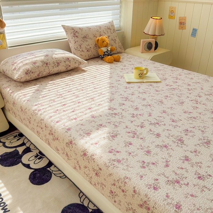 91家纺网 家纺一手货源 找家纺 梵朴 2026新款A类泡芙棉云感木棉邹邹纱双层纱床笠三件套 花季紫