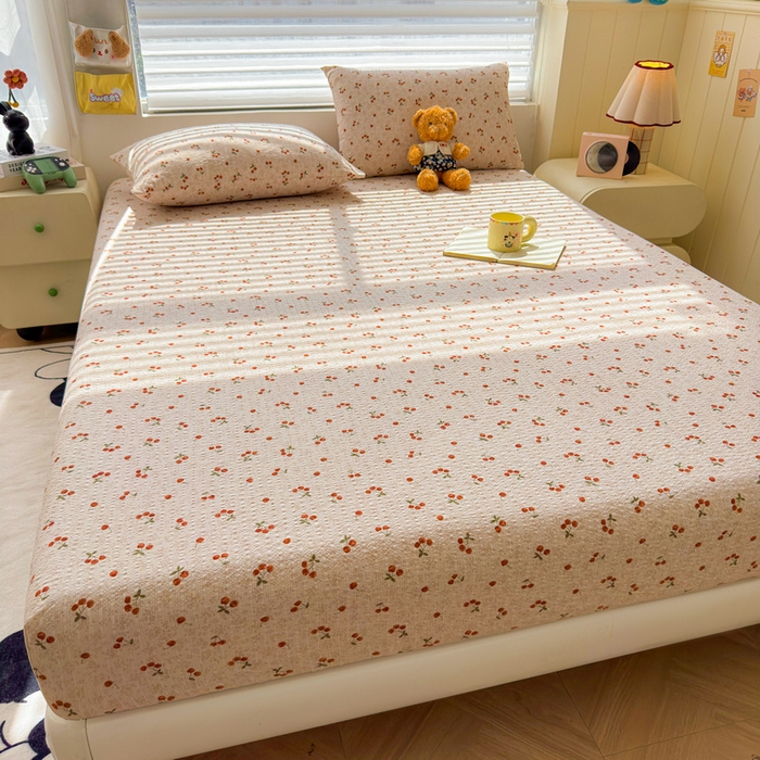 91家纺网 家纺一手货源 找家纺 梵朴 2026新款A类泡芙棉云感木棉邹邹纱双层纱床笠三件套 酒渍櫻桃