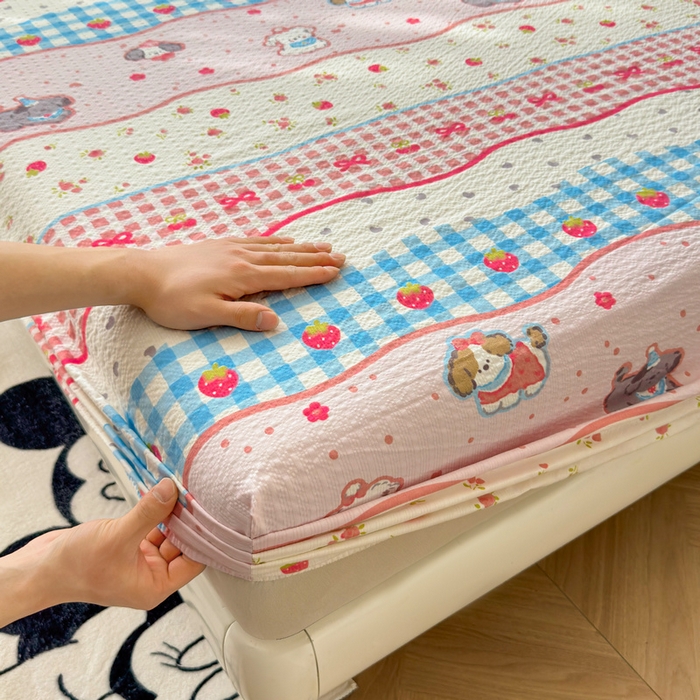 91家纺网 家纺一手货源 找家纺 梵朴 2026新款A类泡芙棉云感木棉邹邹纱双层纱床笠三件套 快乐小狗