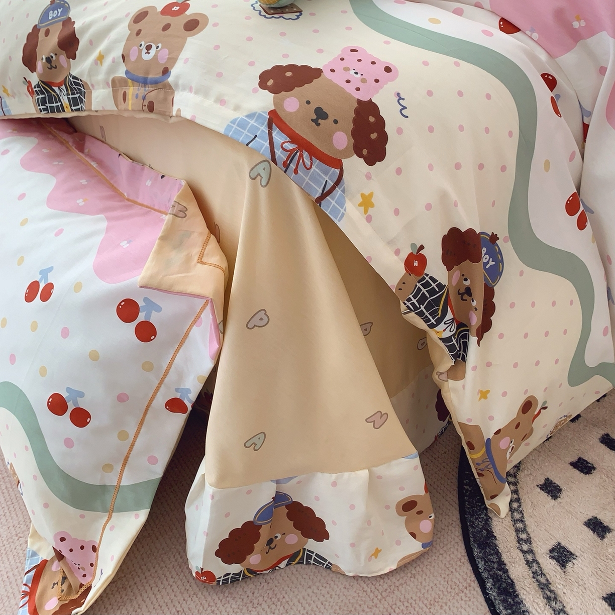 91家纺网 家纺一手货源 找家纺 奈萝家纺 2025新款全棉纯棉小清新印花四件套-第一波 樱桃狗狗