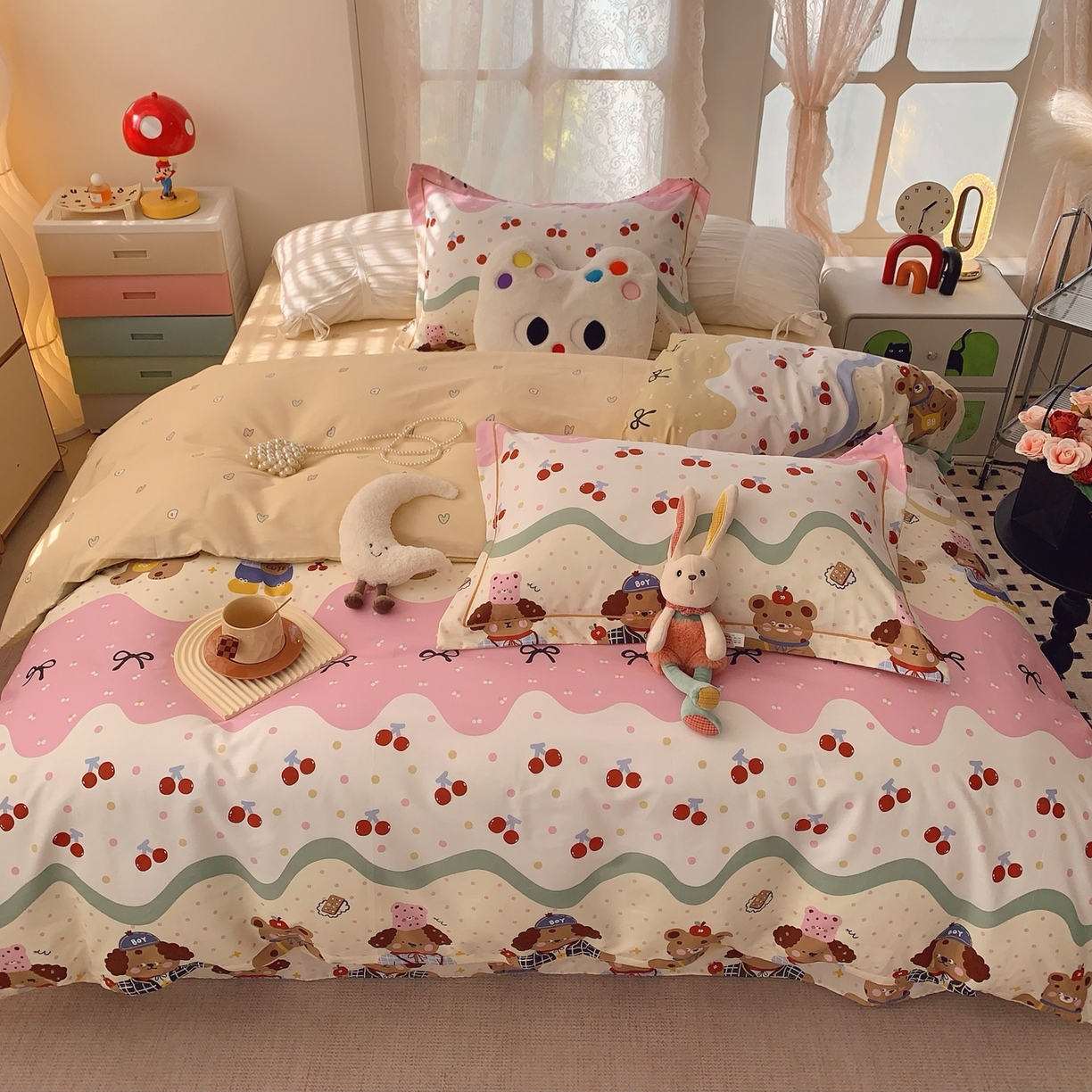 91家纺网 家纺一手货源 找家纺 奈萝家纺 2025新款全棉纯棉小清新印花四件套-第一波 樱桃狗狗