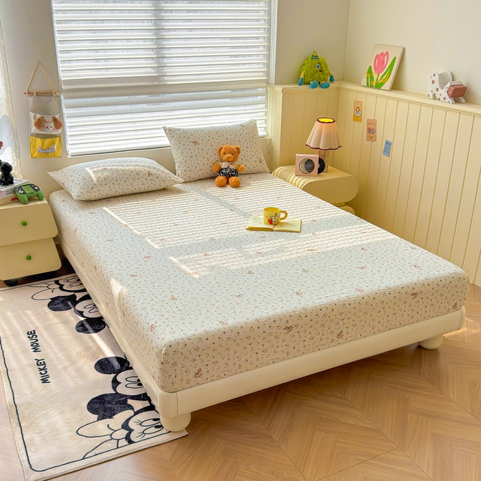 91家纺网 家纺一手货源 找家纺 梵朴 2026新款A类泡芙棉云感木棉邹邹纱双层纱床笠三件套 木马小花