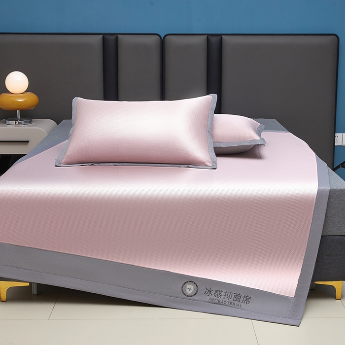 91家纺网 家纺一手货源 找家纺 铺尚美家纺 2026 新款A类复合加厚三明治抗菌碳光冰丝席子凉席三件套 抗菌碳光水丝席床单款-樱花粉