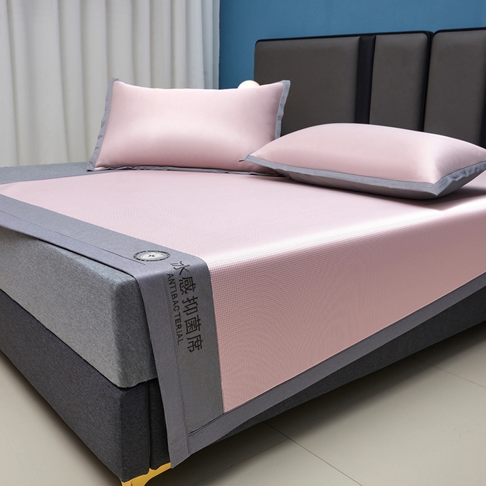 91家纺网 家纺一手货源 找家纺 铺尚美家纺 2026 新款A类复合加厚三明治抗菌碳光冰丝席子凉席三件套 抗菌碳光水丝席床单款-樱花粉
