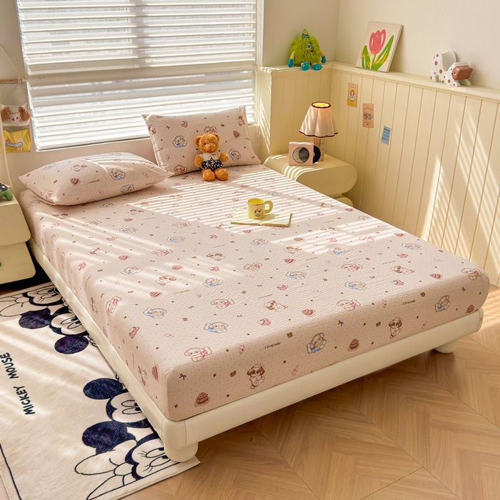 91家纺网 家纺一手货源 找家纺 梵朴 2026新款A类泡芙棉云感木棉邹邹纱双层纱床笠三件套 甜品萌狗