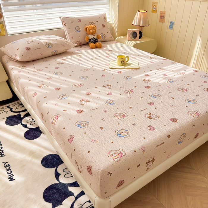 91家纺网 家纺一手货源 找家纺 梵朴 2026新款A类泡芙棉云感木棉邹邹纱双层纱床笠三件套 甜品萌狗