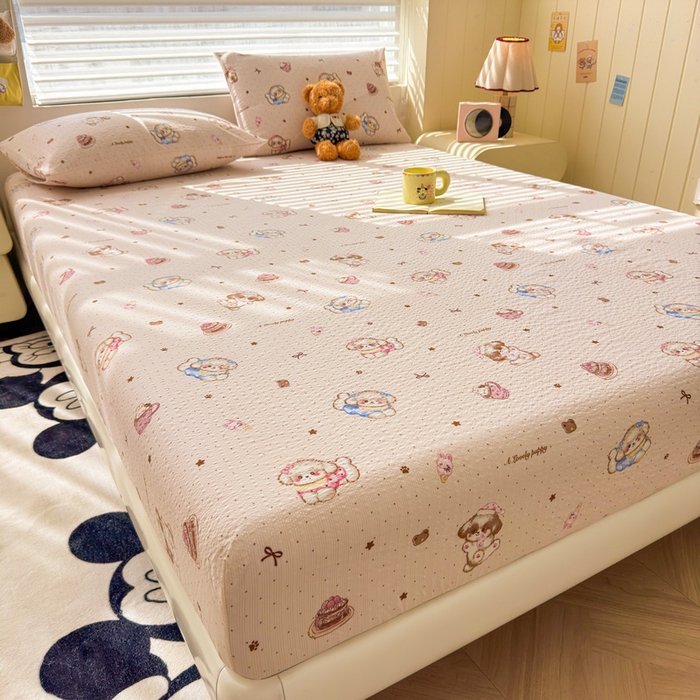 91家纺网 家纺一手货源 找家纺 梵朴 2026新款A类泡芙棉云感木棉邹邹纱双层纱床笠三件套 甜品萌狗