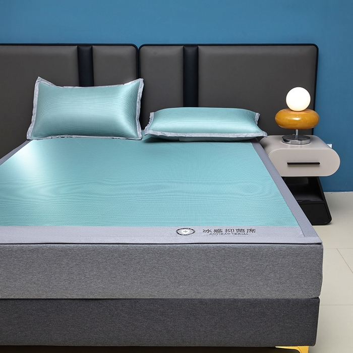 91家纺网 家纺一手货源 找家纺 铺尚美家纺 2026 新款A类复合加厚三明治抗菌碳光冰丝席子凉席三件套 抗菌碳光水丝席床单款-水绿