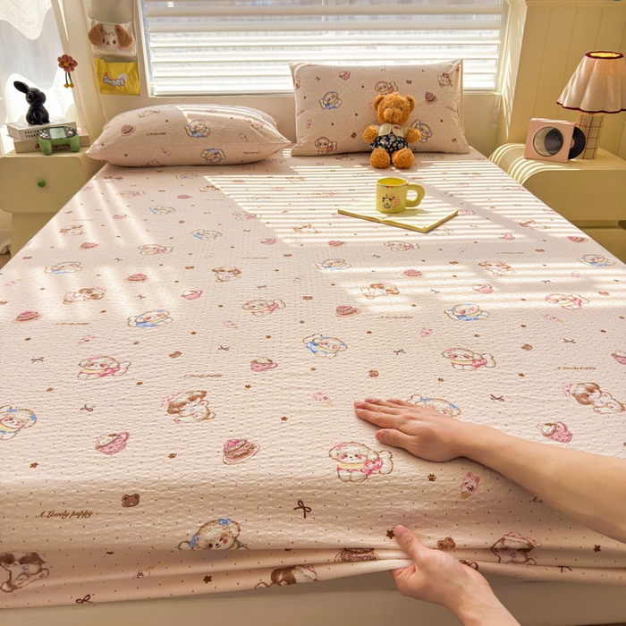 91家纺网 家纺一手货源 找家纺 梵朴 2026新款A类泡芙棉云感木棉邹邹纱双层纱床笠三件套 甜品萌狗